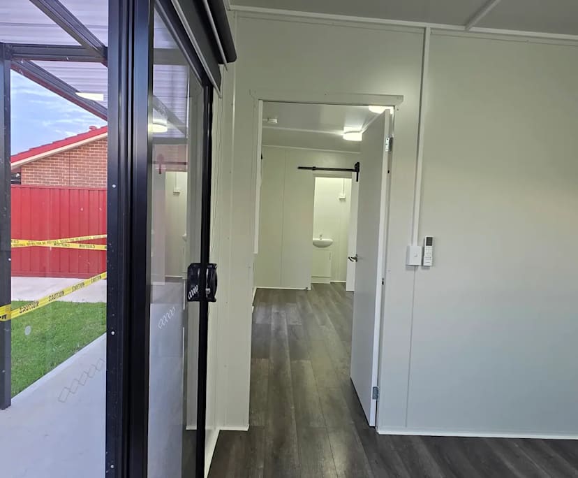 Unfurnished room studio flat for rent