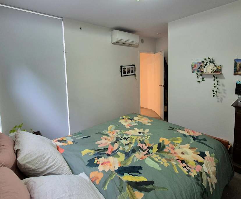 $350, Flatshare, 2 bathrooms, West End QLD 4101