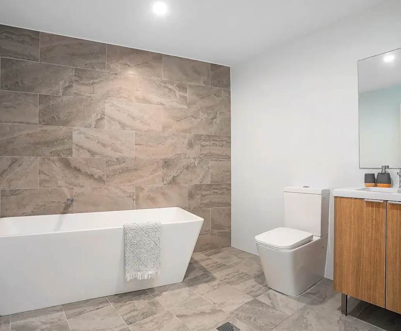 Furnished room with own bathroom