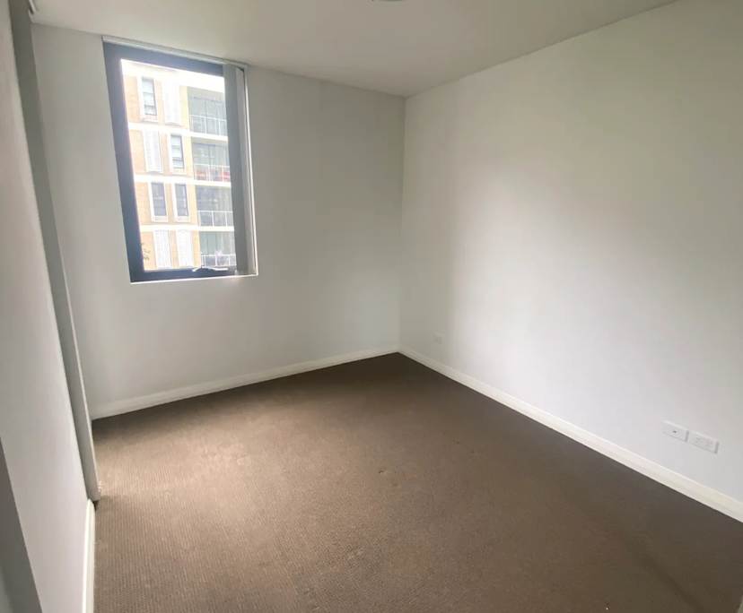 Unfurnished room with ensuite in a flatshare