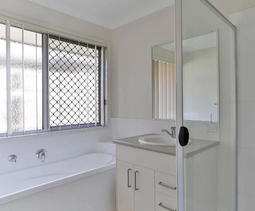 Room in a share house