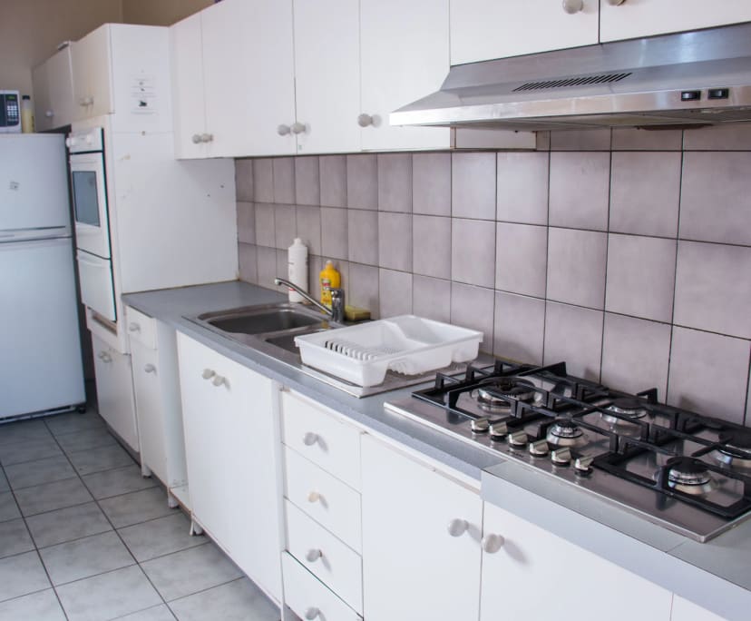 $350, Share-house, 6 bathrooms, St Kilda VIC 3182