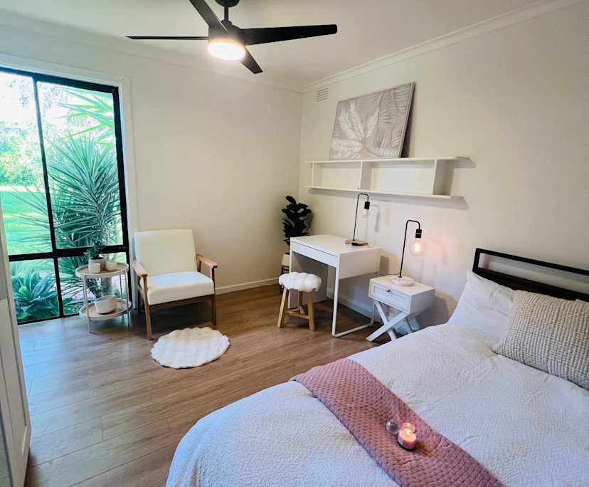 Furnished room in a share house
