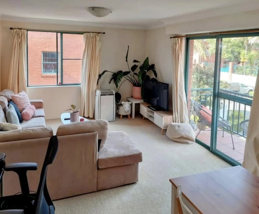 Unfurnished room with ensuite in a flatshare