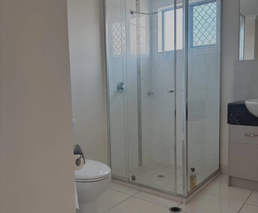 $350, Flatshare, 2 bathrooms, Wulguru QLD 4811