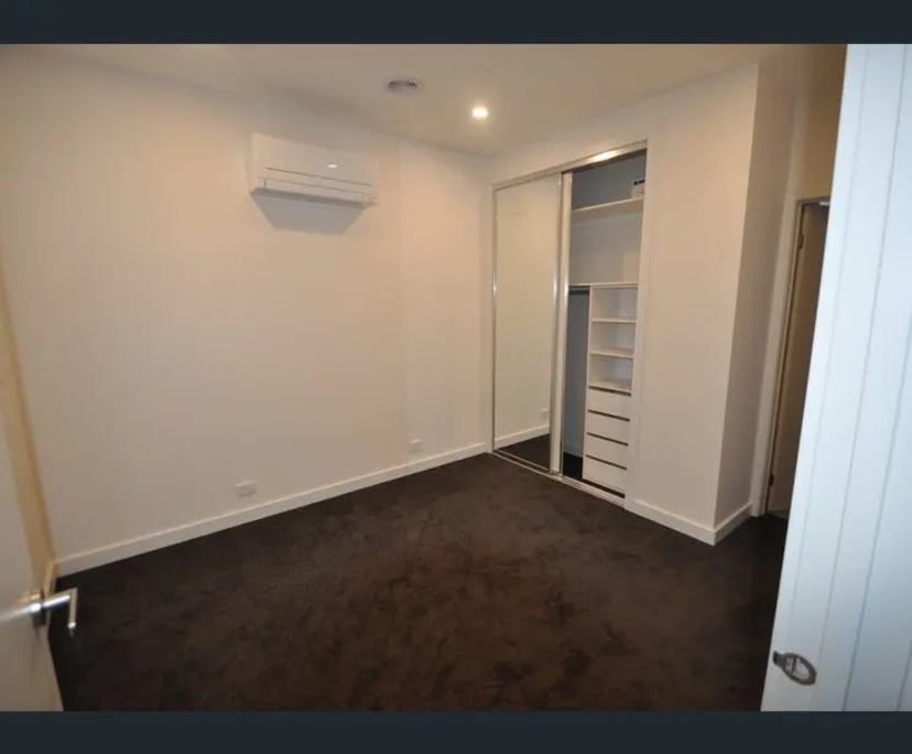 Furnished room with ensuite in a share house