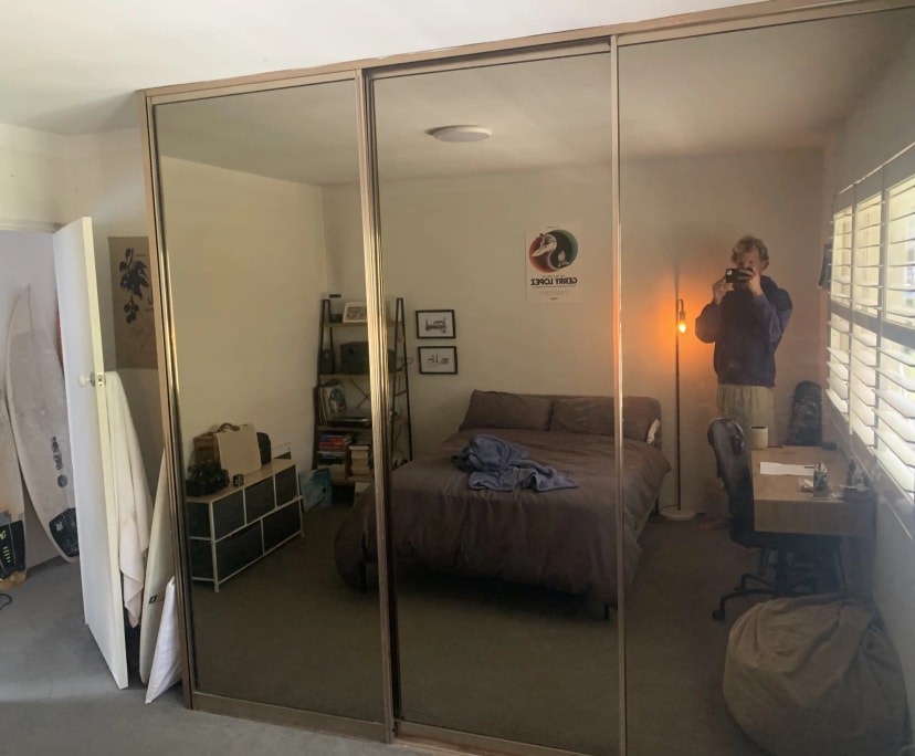 Furnished room in a flatshare