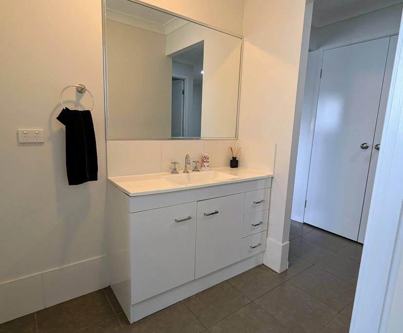 $410, Share-house, 3 bathrooms, Pimpama QLD 4209