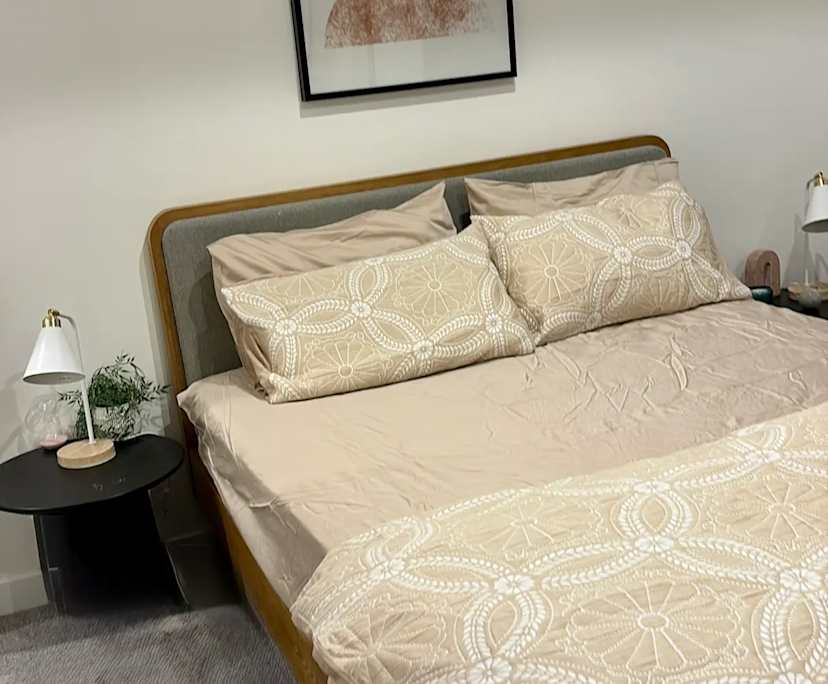 Furnished room with ensuite in a flatshare