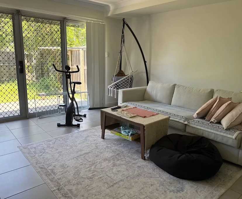 Room in a share house