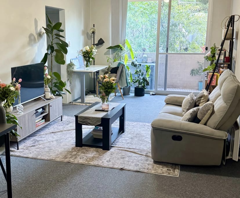 Furnished room in a flatshare