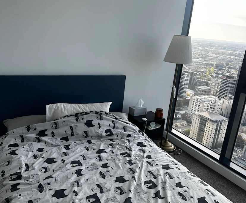 Furnished room in a flatshare
