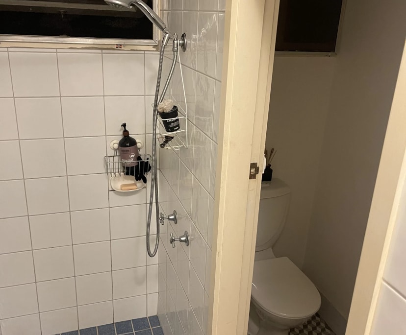 $370, Flatshare, 2 bathrooms, Burleigh Heads QLD 4220