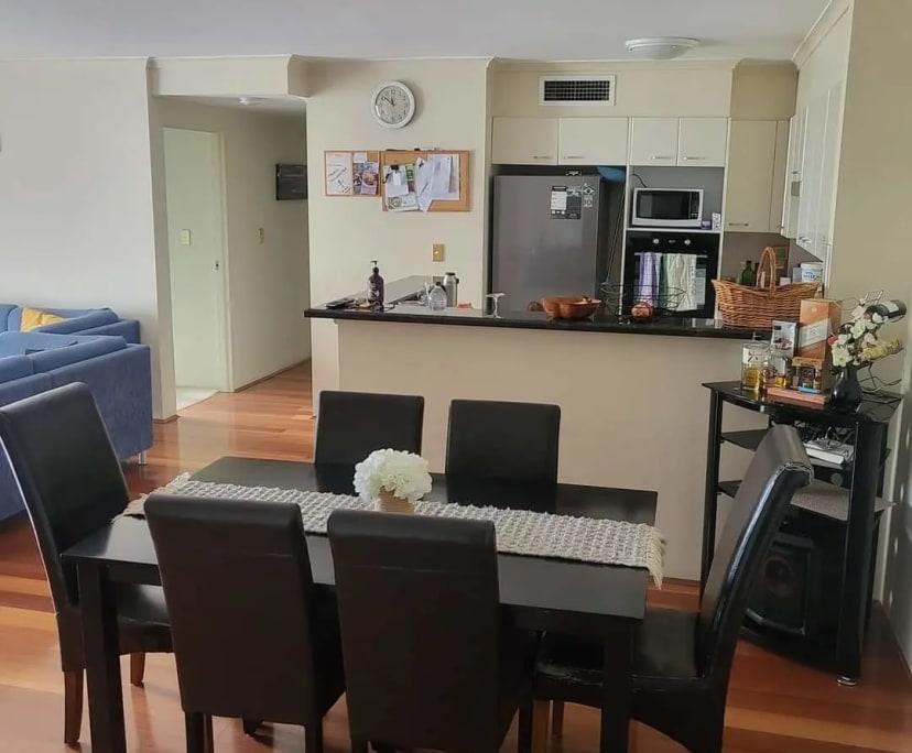 Furnished room with ensuite in a flatshare