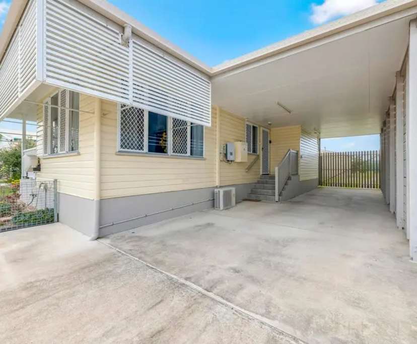 $250, Student-accommodation, 3 bathrooms, Kepnock QLD 4670