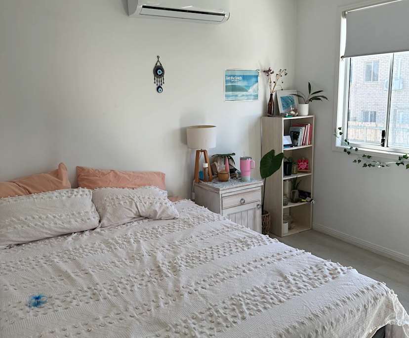 Room in a share house