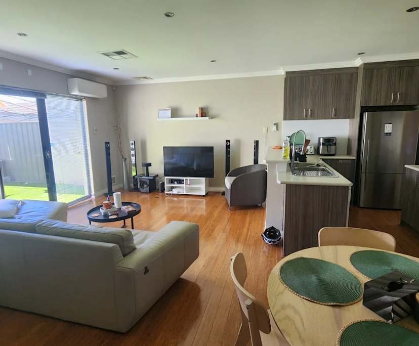 Room in a share house