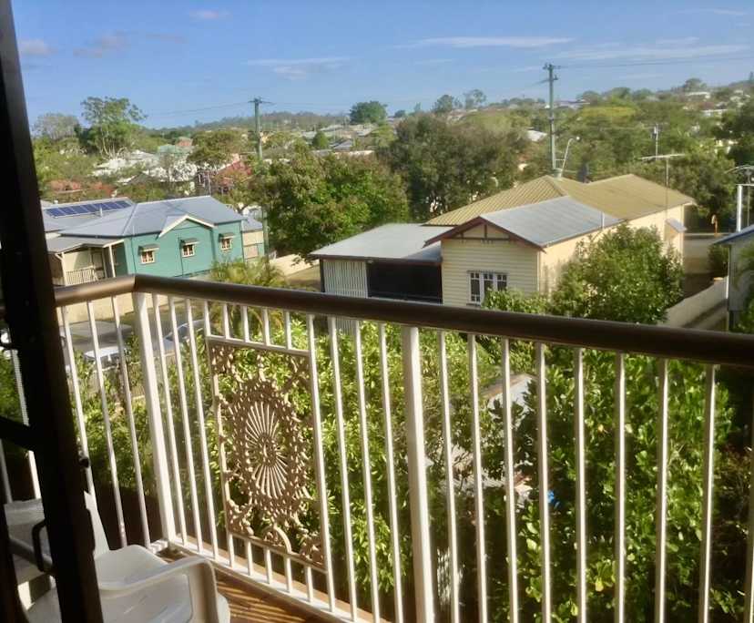 Furnished room in a flatshare