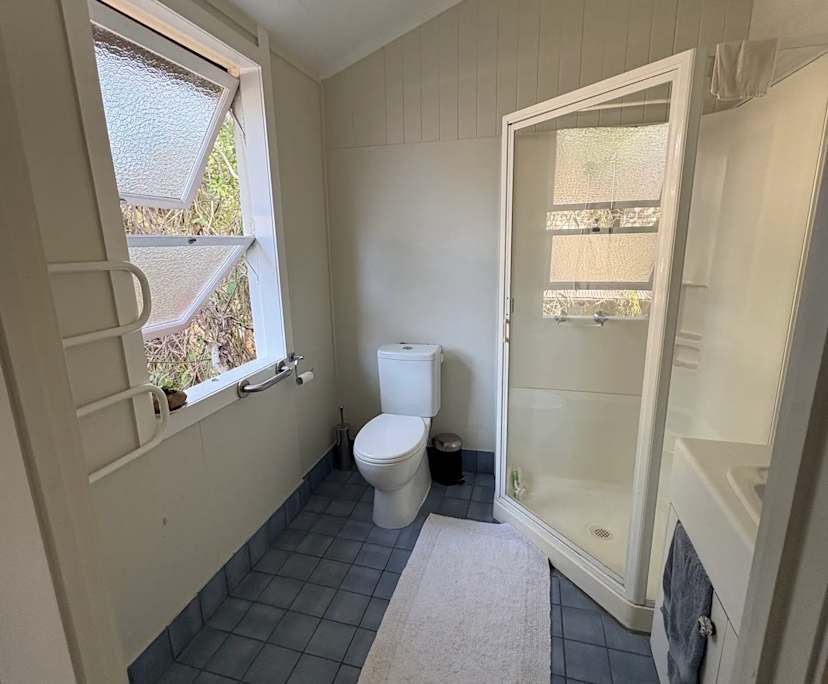 $365, Share-house, 2 bathrooms, Indooroopilly QLD 4068