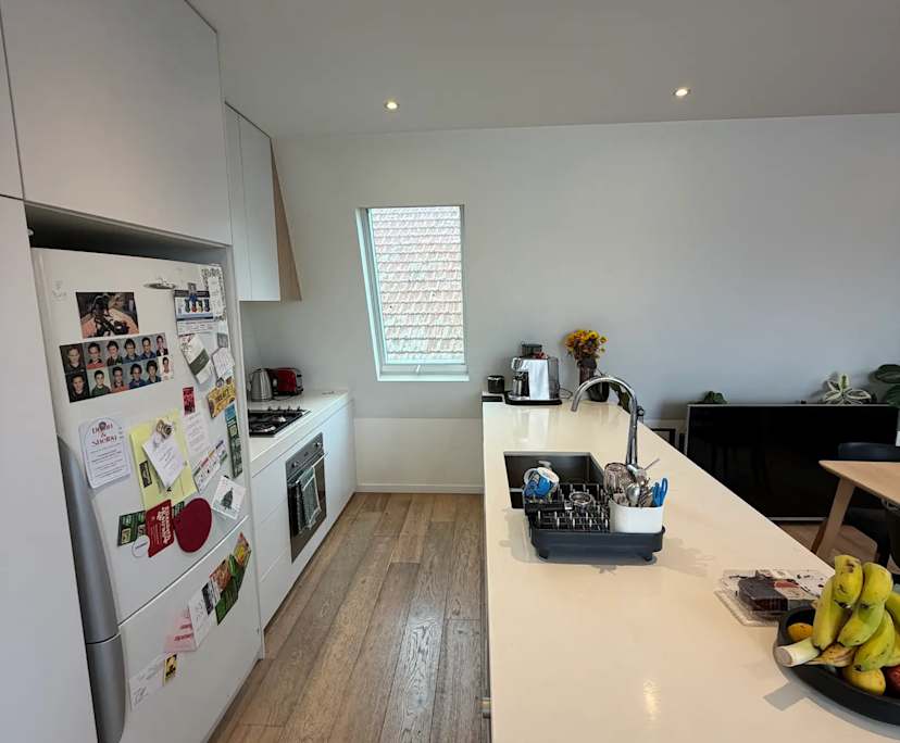 Unfurnished room in a flatshare