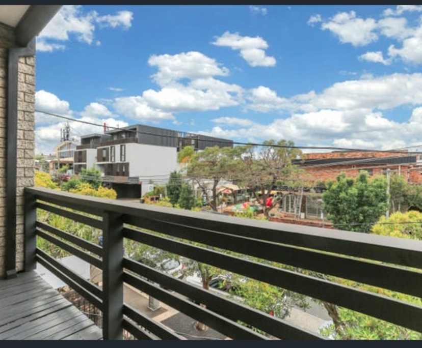 Whole property with 1 room for rent