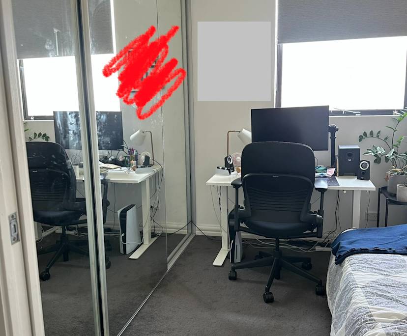 Furnished room in a flatshare