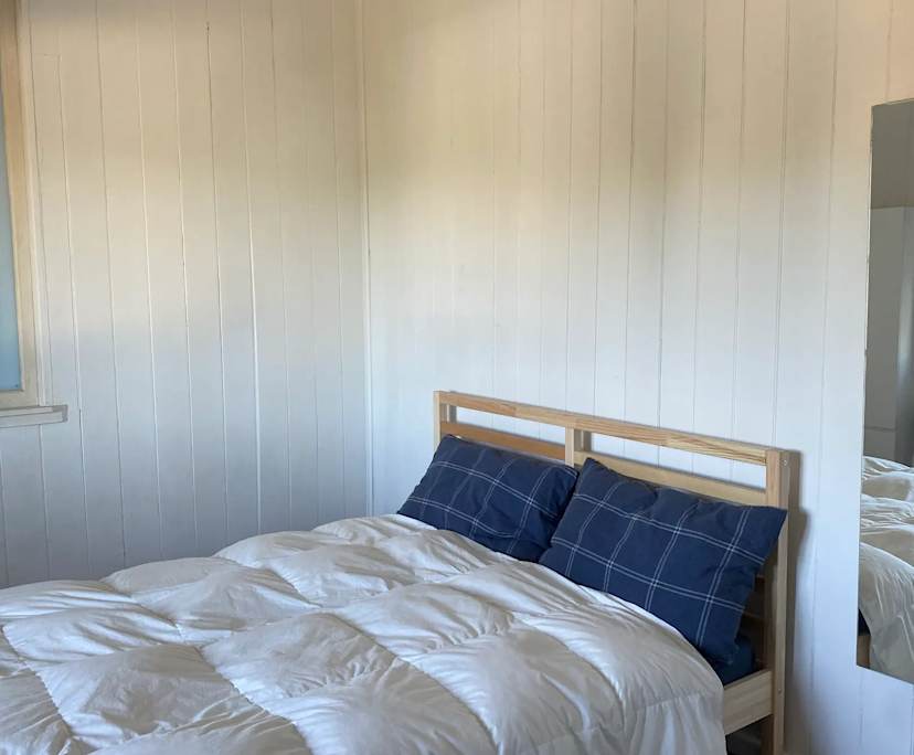 Room in a share house
