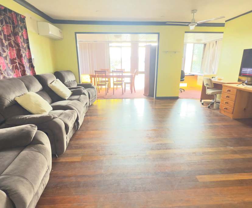 Furnished room in a share house