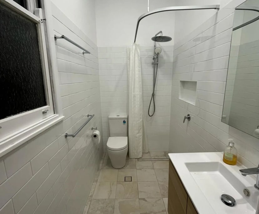$380, Studio, 1 bathroom, Blackheath NSW 2785