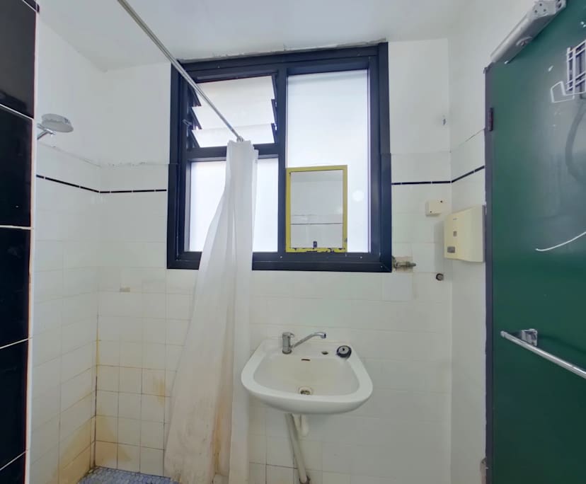 $350, Share-house, 6 bathrooms, Darlinghurst NSW 2010