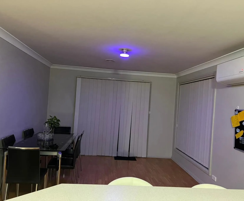 Homestay for Rent in Kelso, NSW 220, Furnished, S...