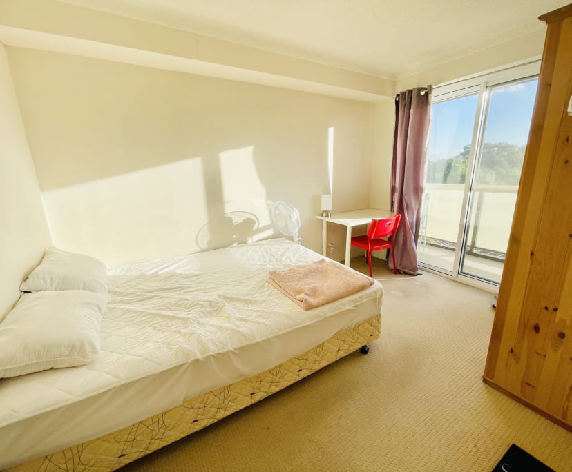 Furnished room in a flatshare