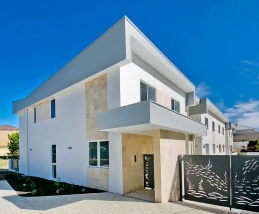 Whole property with 2 rooms for rent