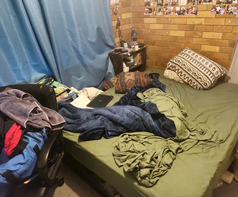Furnished room in a share house