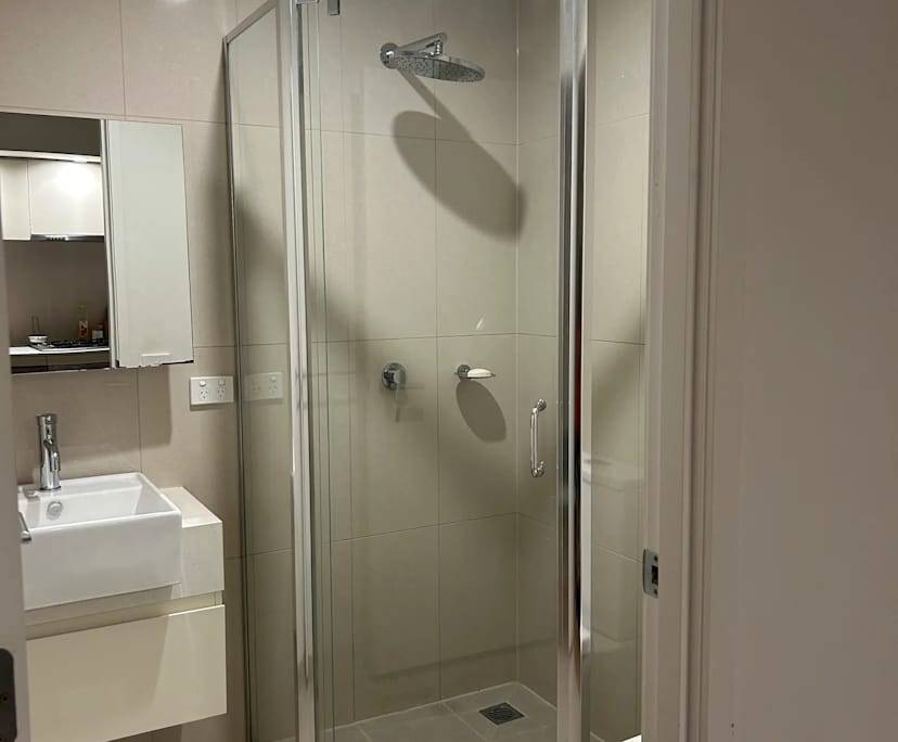 $375, Flatshare, 2 bathrooms, Melbourne VIC 3000