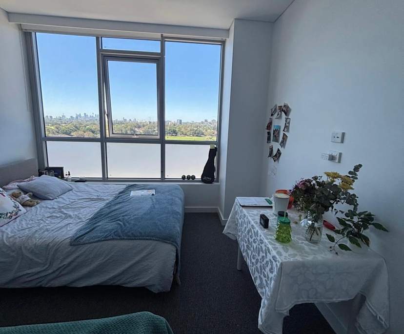 Furnished room in a flatshare