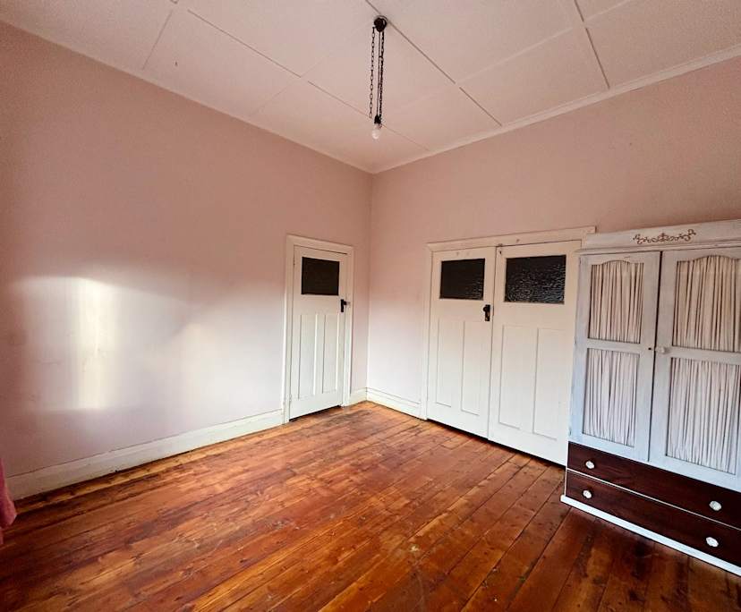 Room in a share house