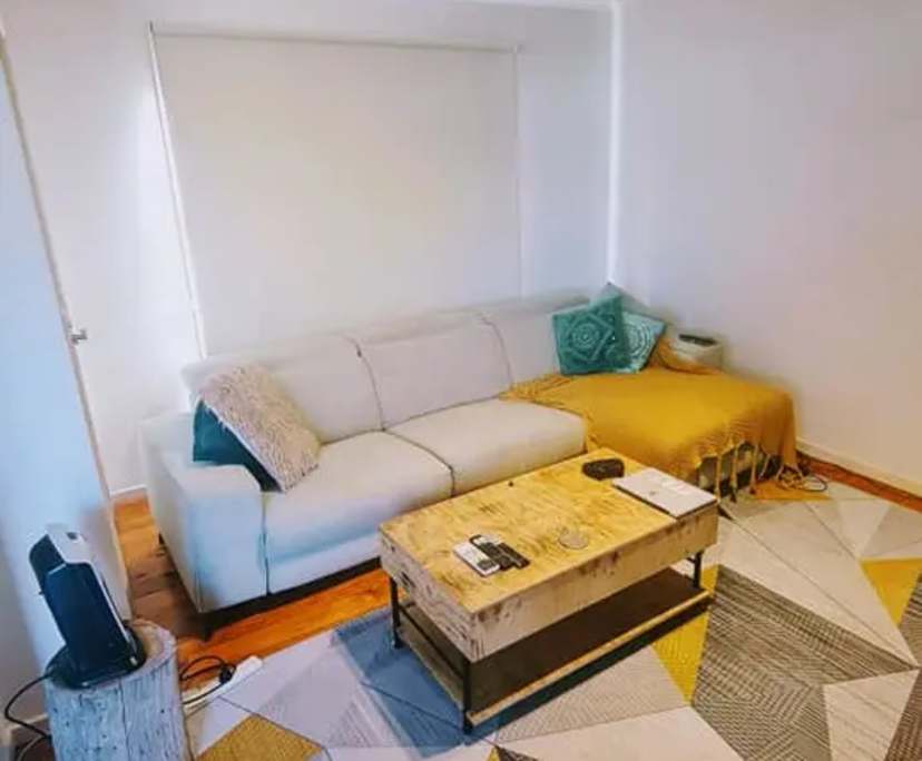 Furnished room in a flatshare