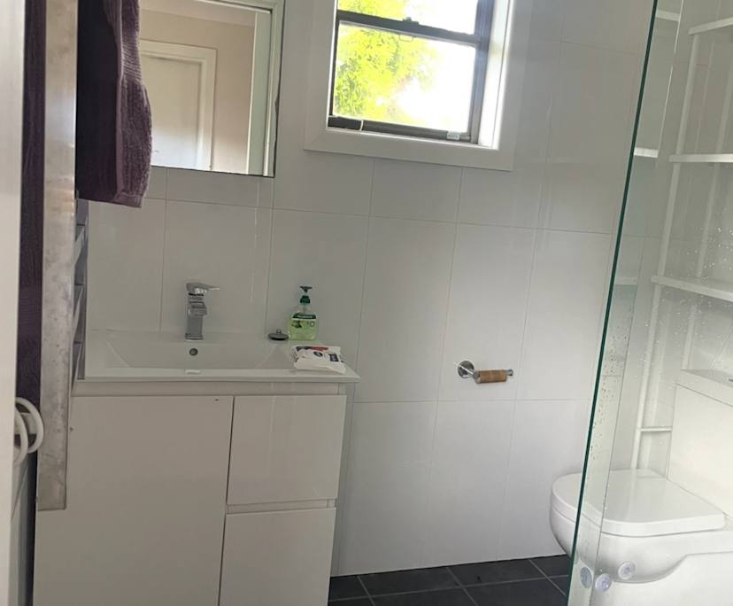 Furnished room in a flatshare