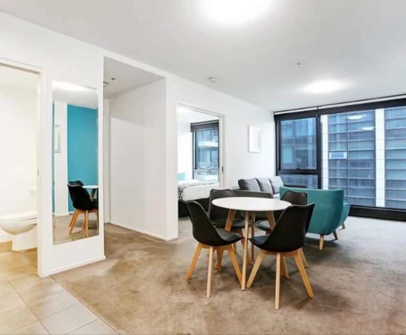 Furnished room in a flatshare