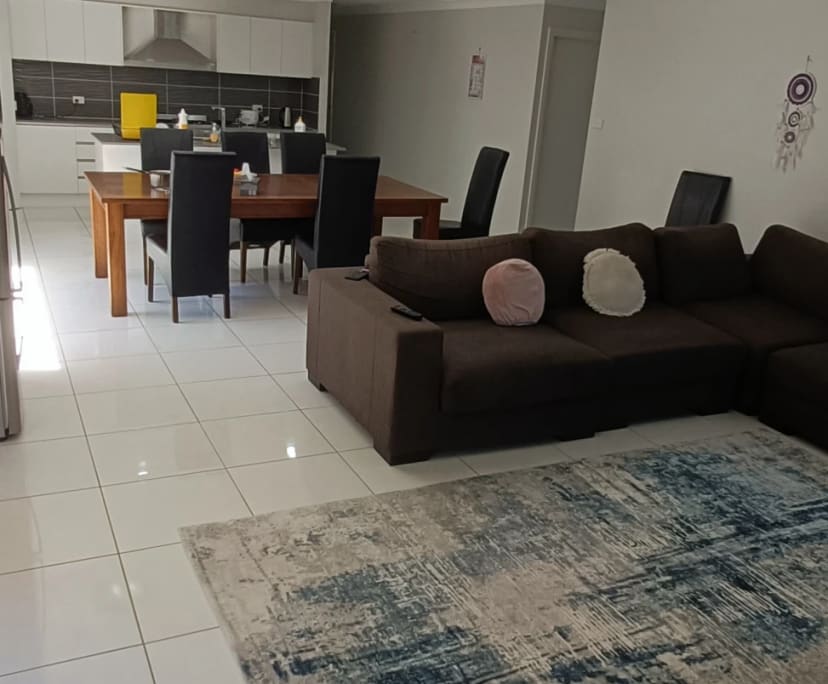 $250, Share-house, 4 bathrooms, Ropes Crossing NSW 2760