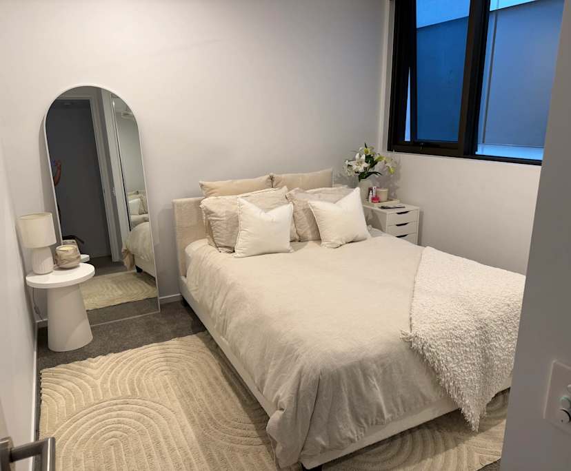 Unfurnished room with own bathroom