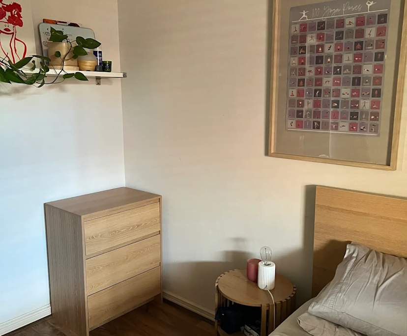 Room in a share house