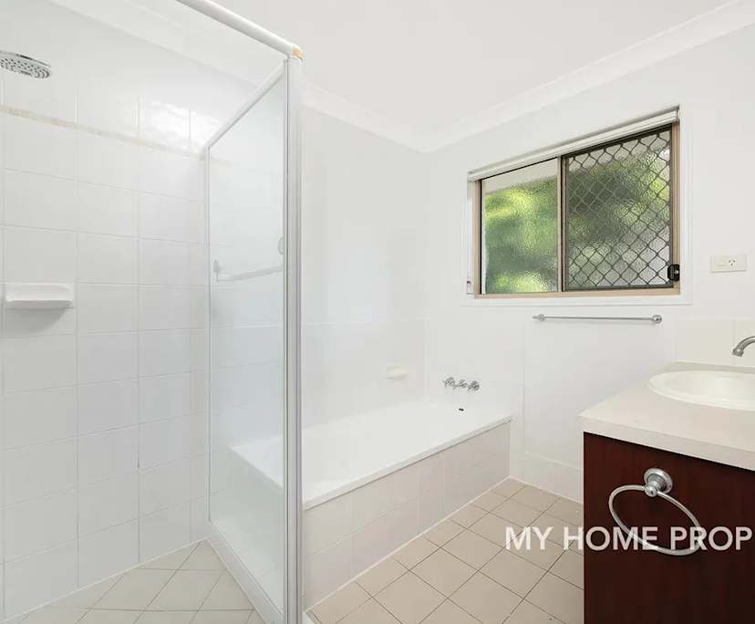 $250, Flatshare, 3 bathrooms, Wishart QLD 4122