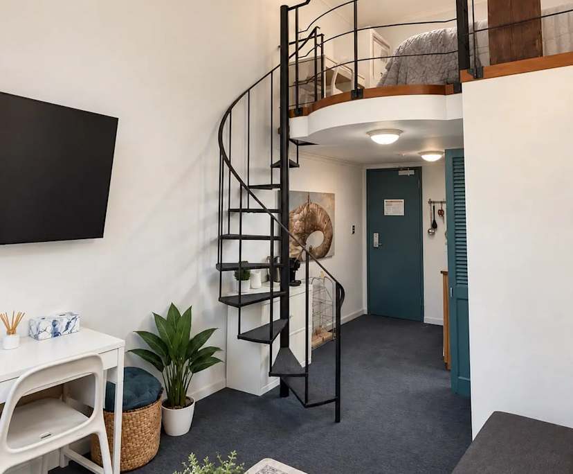 Furnished room studio flat for rent
