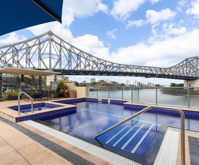 Furnished room in a flatshare