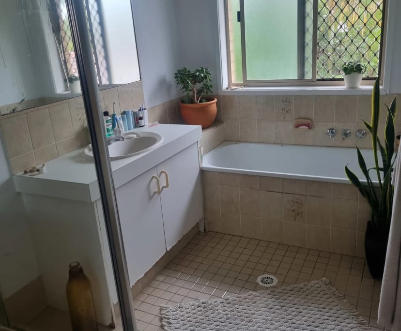 Room for Rent in Burleigh Heads, Gold Coast 250,