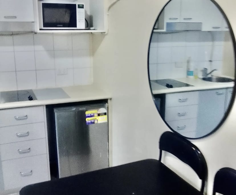 $465, Whole-property, 2 bathrooms, Melbourne VIC 3004