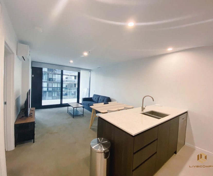Furnished room with ensuite in a flatshare