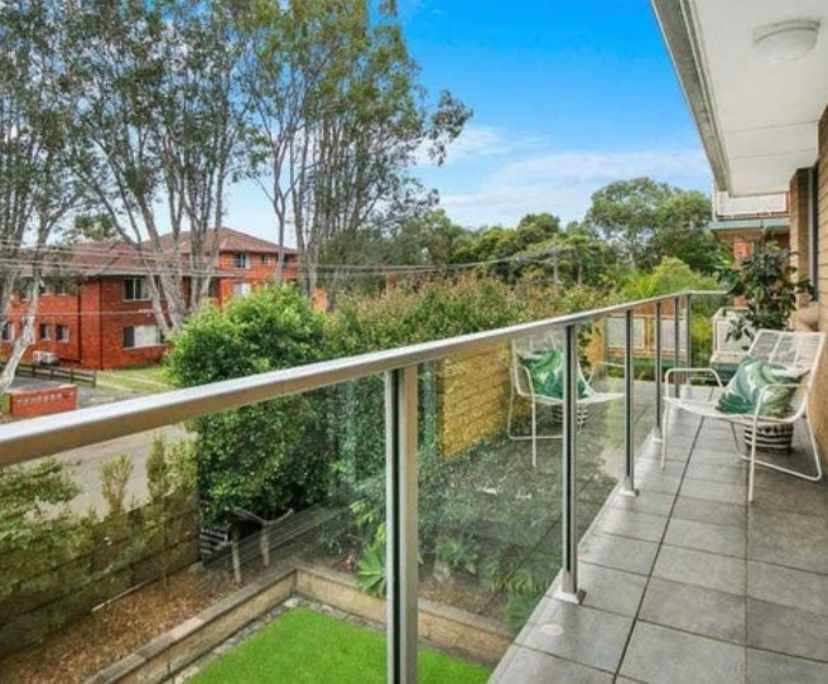 Furnished room in a flatshare